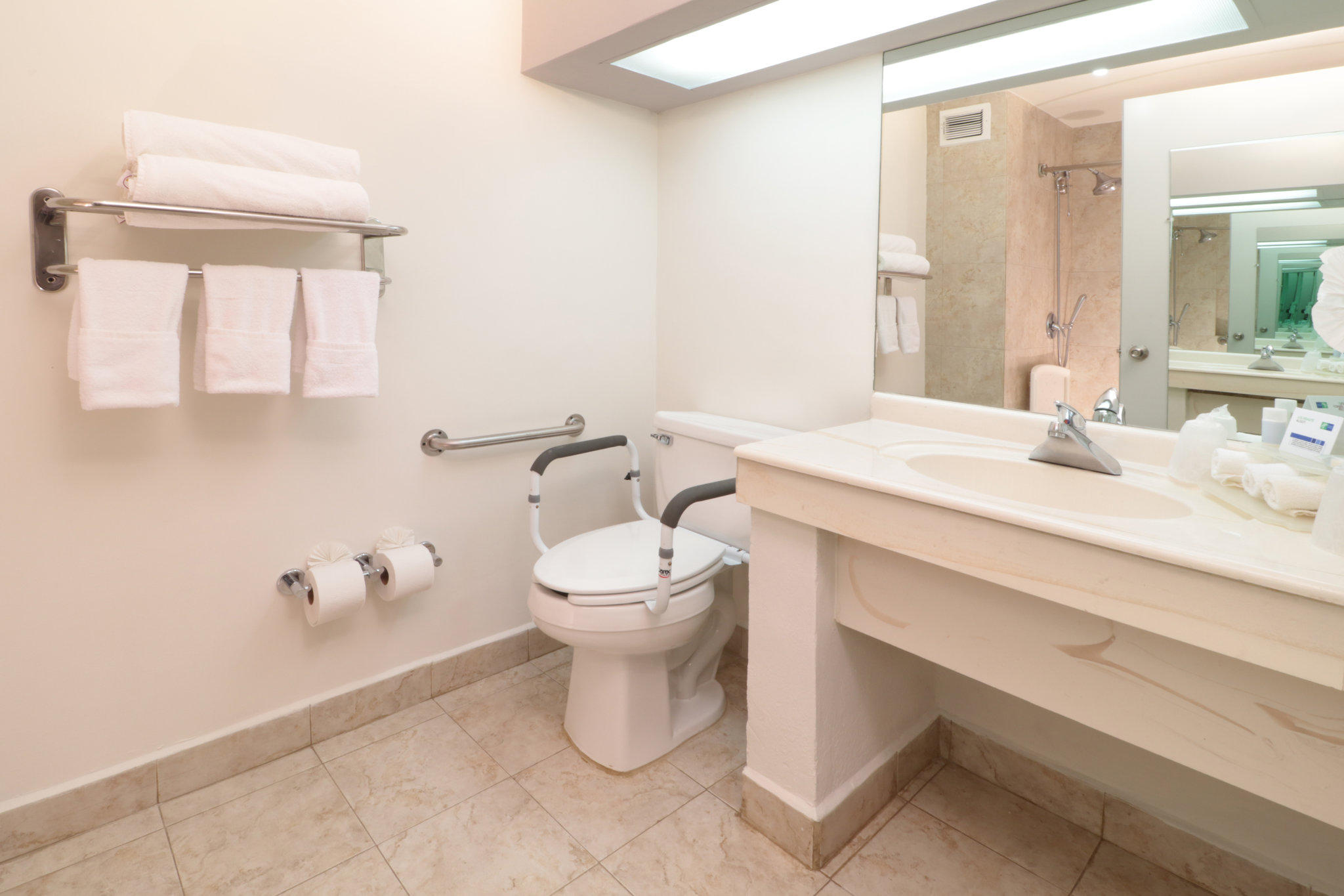 Фото Holiday Inn Express Piedras Negras, an Ihg Hotel