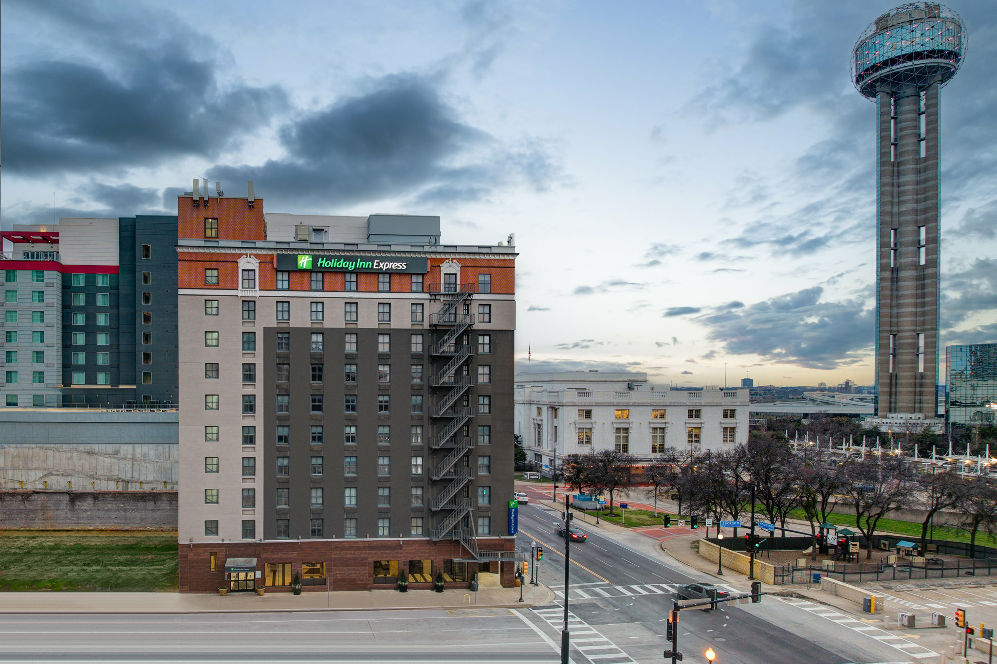 Фото Holiday Inn Express Dallas Downtown, an Ihg Hotel