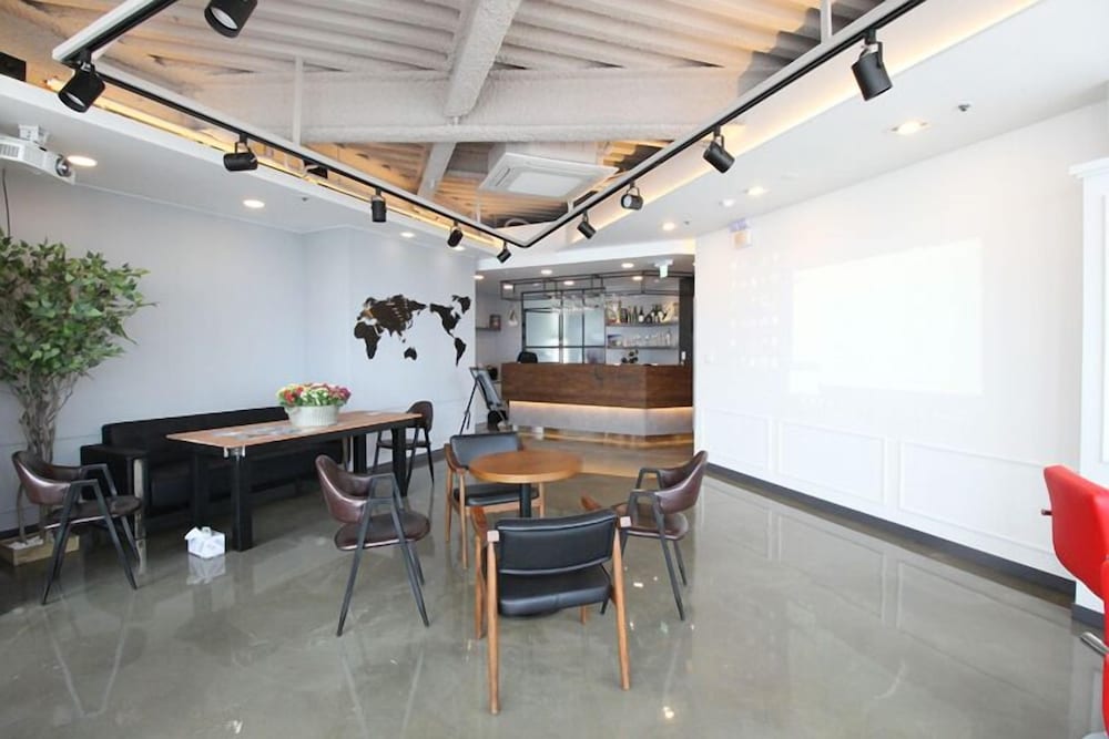 Фото L7 Haeundae by Lotte