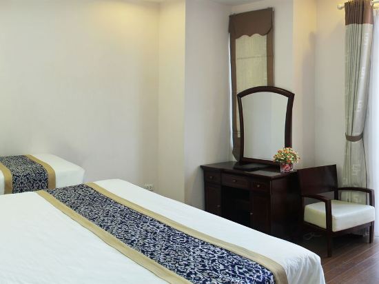 Фото Lakeside Palace Hotel