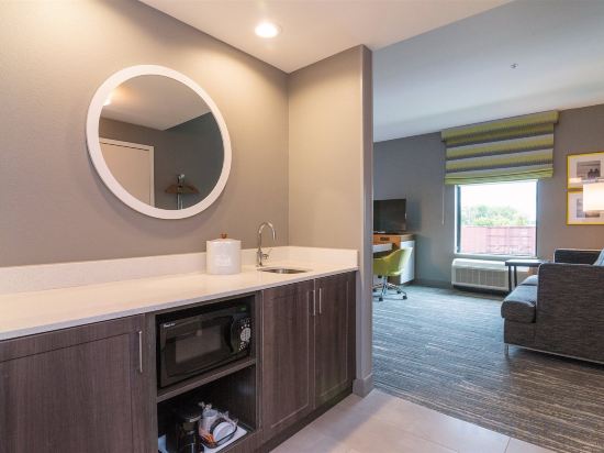 Фото Hampton Inn & Suites Allen Park