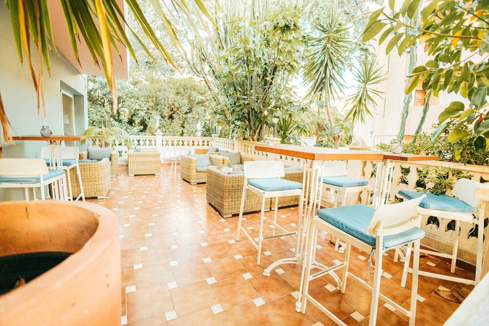 Фото 4U Miranda Hotel