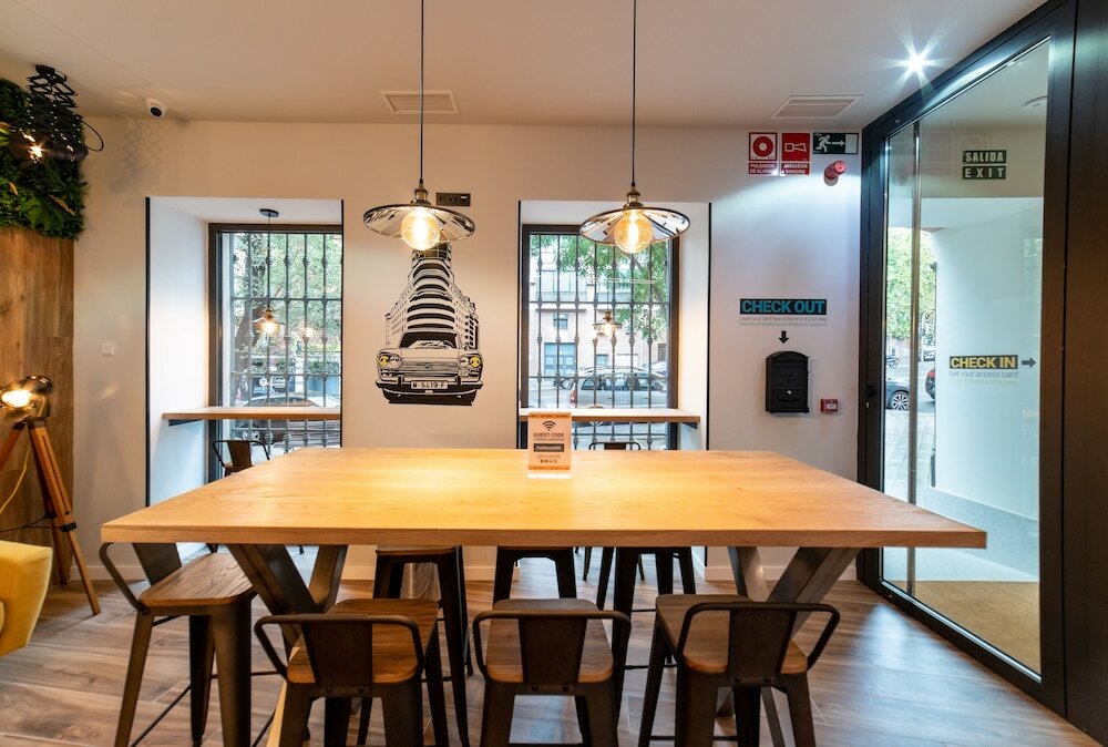 Фото Petit Hostel La Latina