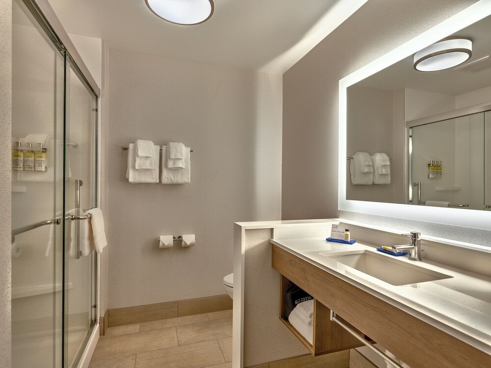 Фото Holiday Inn Express & Suites Salem North - Keizer, an Ihg Hotel