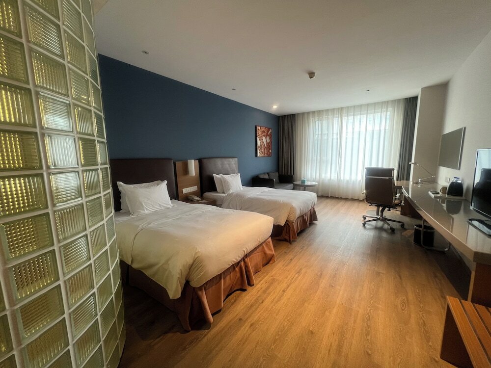 Фото Holiday Inn Express Ordos Dongshen, an Ihg Hotel