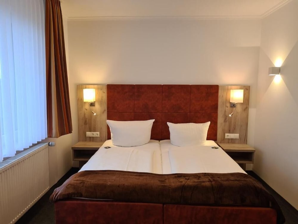 Фото Hotel Am Stadtpark