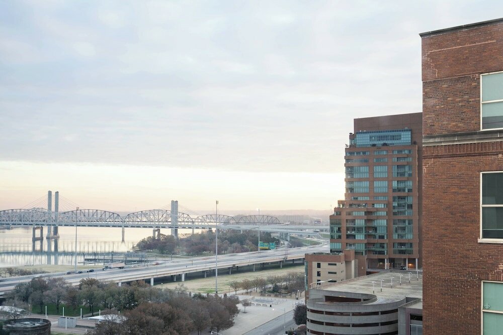 Фото Moxy Louisville Downtown