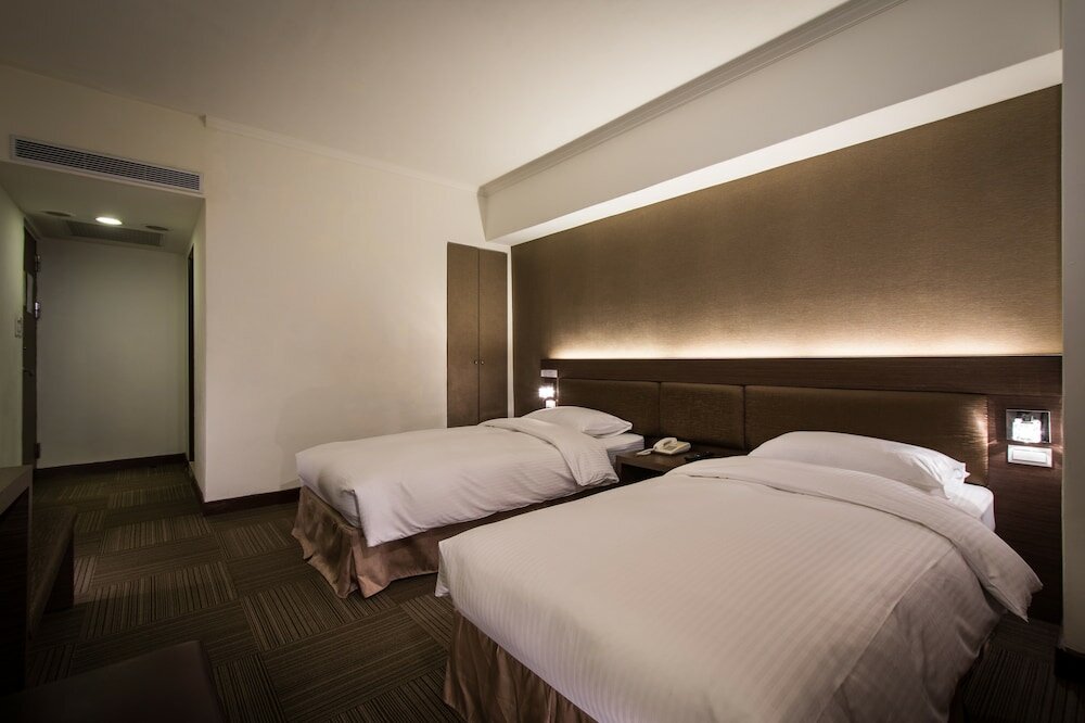 Фото New World Hotel