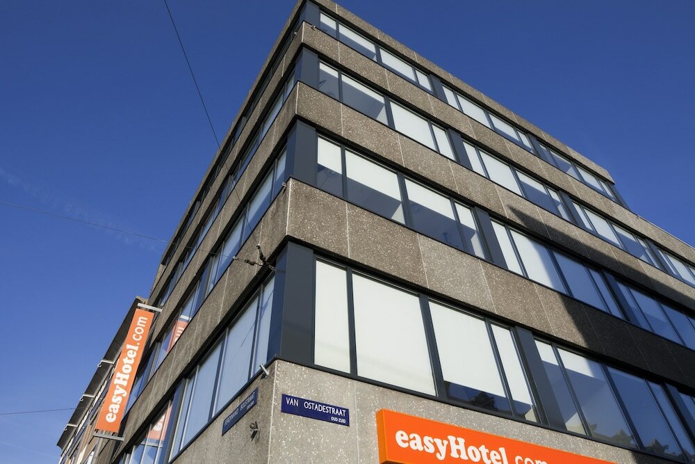 Фото EasyHotel Amsterdam City Centre South
