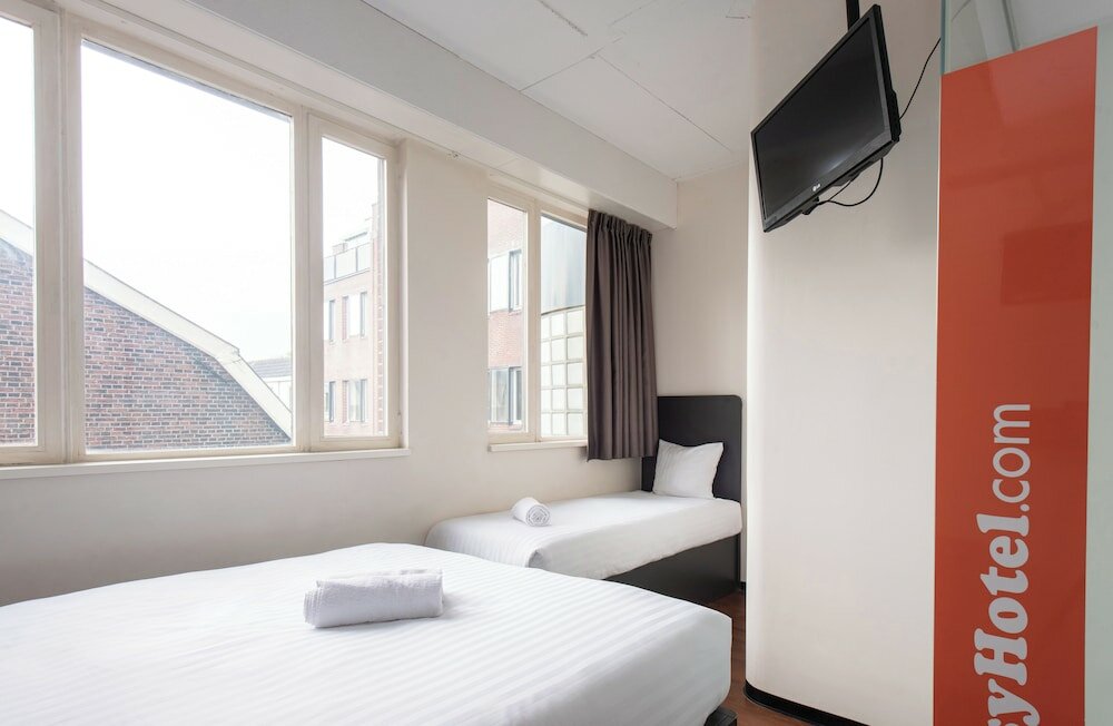 Фото EasyHotel The Hague City Centre