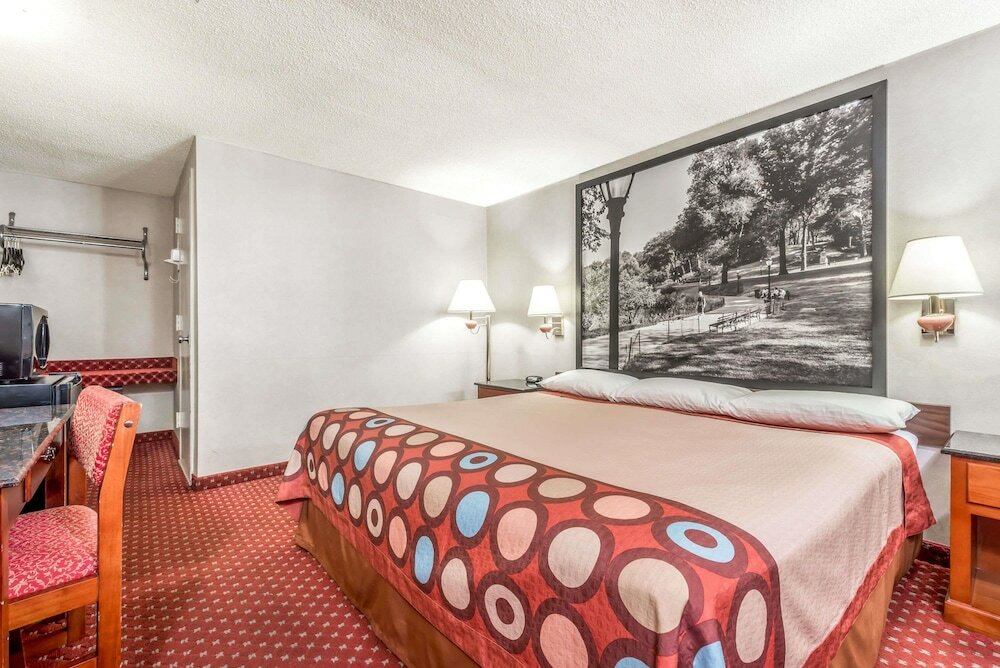 Фото Super 8 by Wyndham North Bergen NJ NYC Area