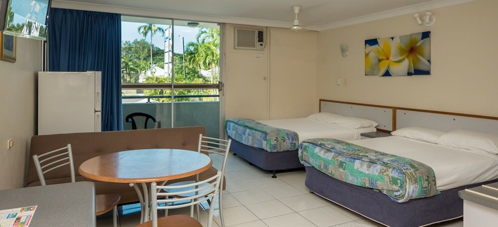 Фото Cairns Holiday Lodge