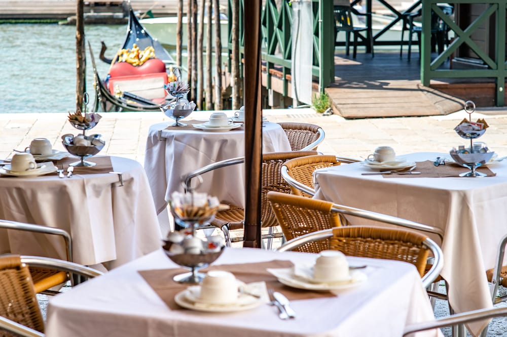Фото Hotel Antiche Figure
