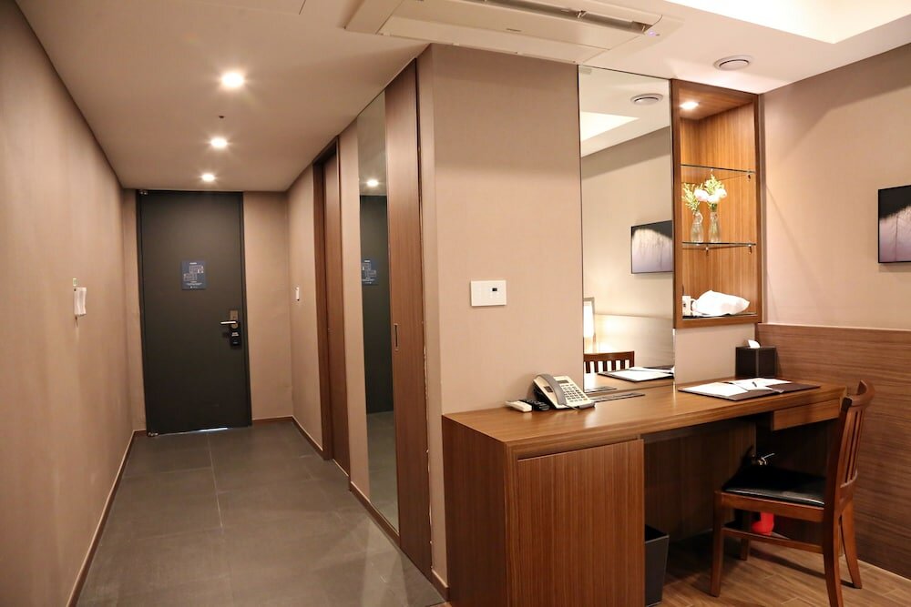 Фото Busan Business Hotel