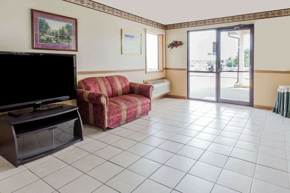 Фото Super 8 by Wyndham Morris