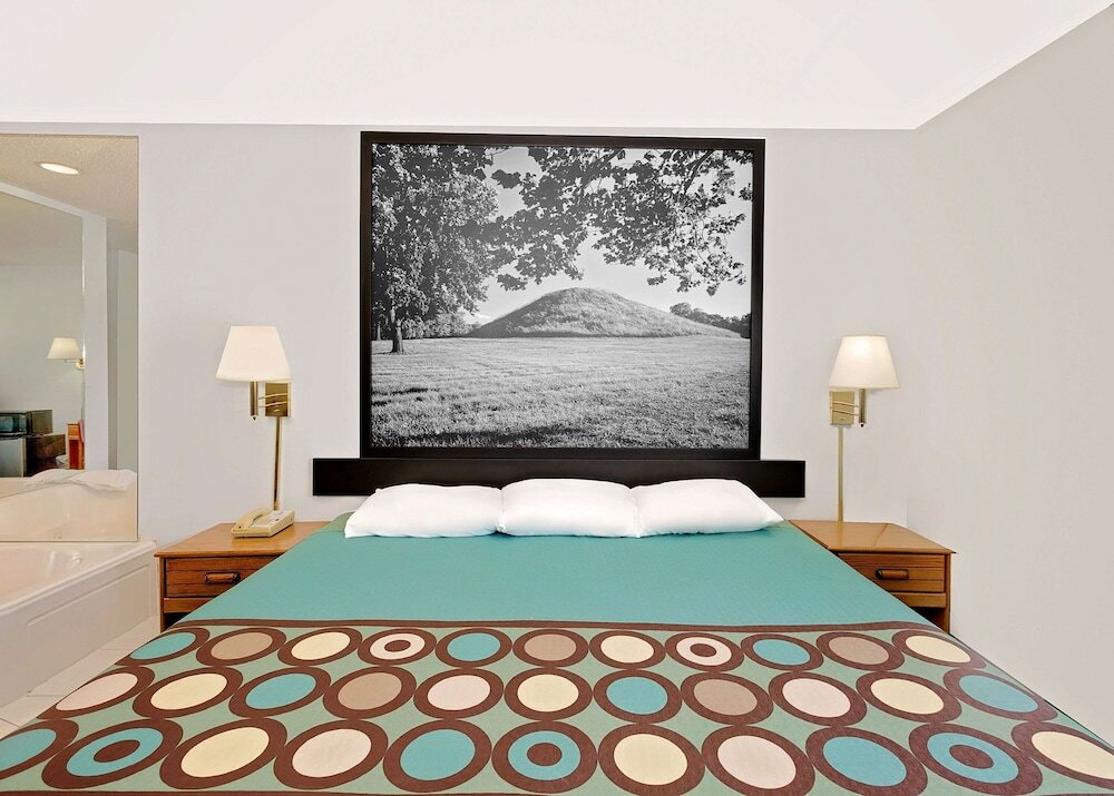 Фото Super 8 by Wyndham Macomb