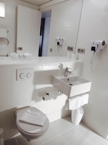 Гостиница Hotel Pavillon des Gatines в Эланкуре