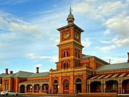 Гостиница Fountain Court Motor Inn Albury в Олбери