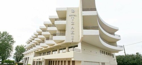 Гостиница Hotel Tzaki в Патрах