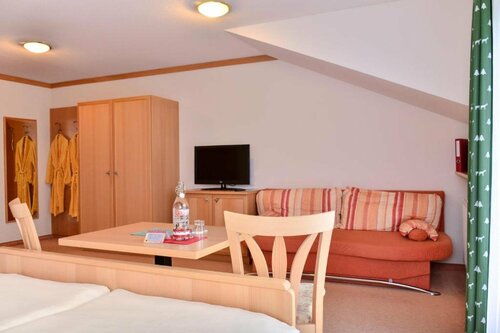 Гостиница Hotel Sonnfeld в Хинтерштодере
