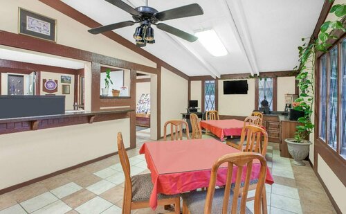 Гостиница Knights Inn Battle Creek в Баттл Крик