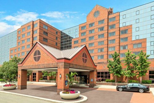 Гостиница Hilton Short Hills в Саммите