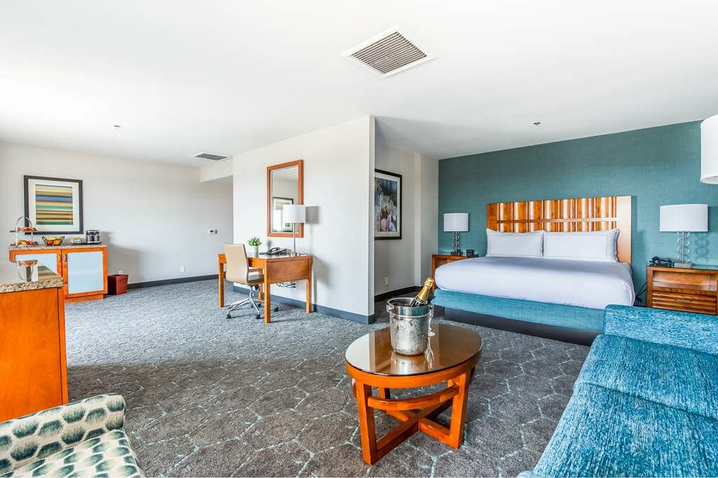 Фото DoubleTree by Hilton Carson