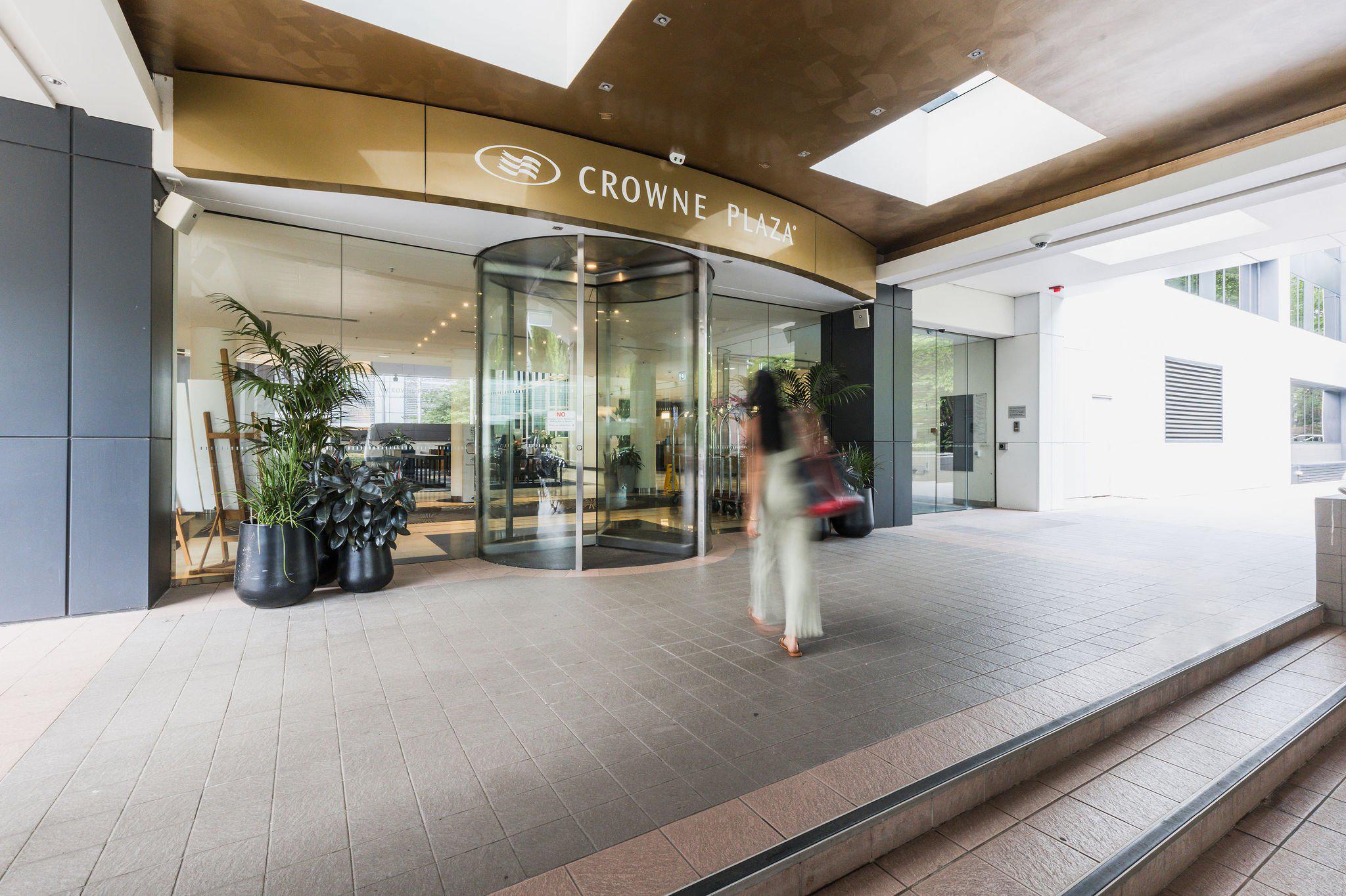 Фото Crowne Plaza Canberra