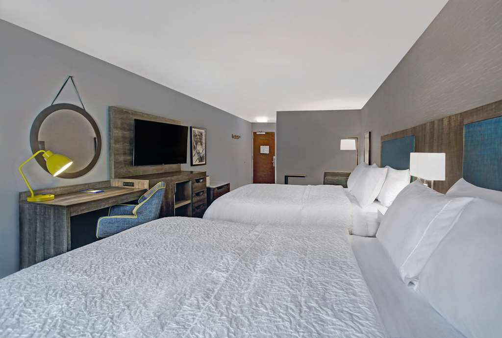 Фото Hampton Inn Westfield