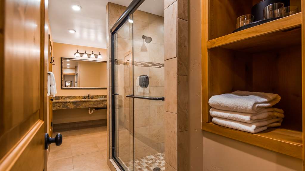 Фото Best Western Tyrolean Lodge