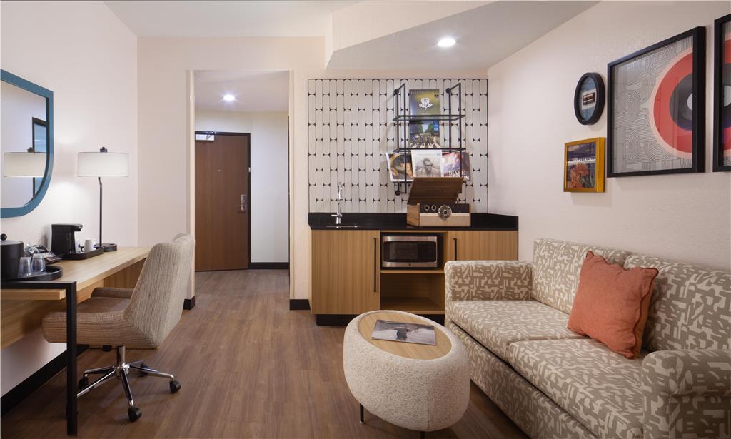 Фото Comfort Suites At Fairgrounds - Casino