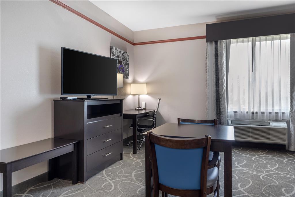 Фото Best Western Limestone Inn & Suites