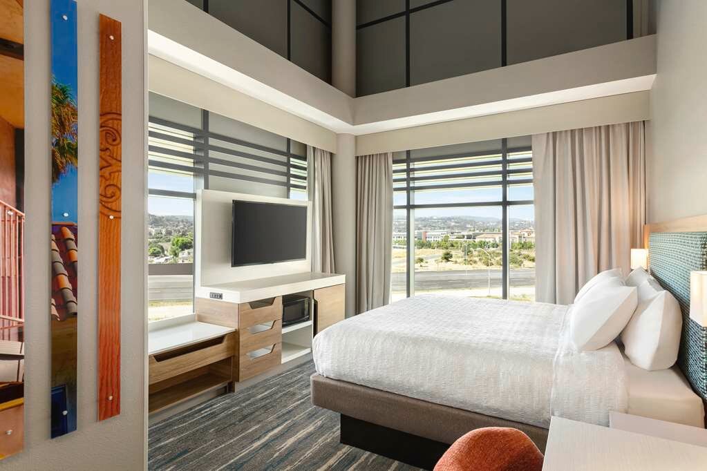 Фото Hampton Inn & Suites San Mateo-San Francisco Airport