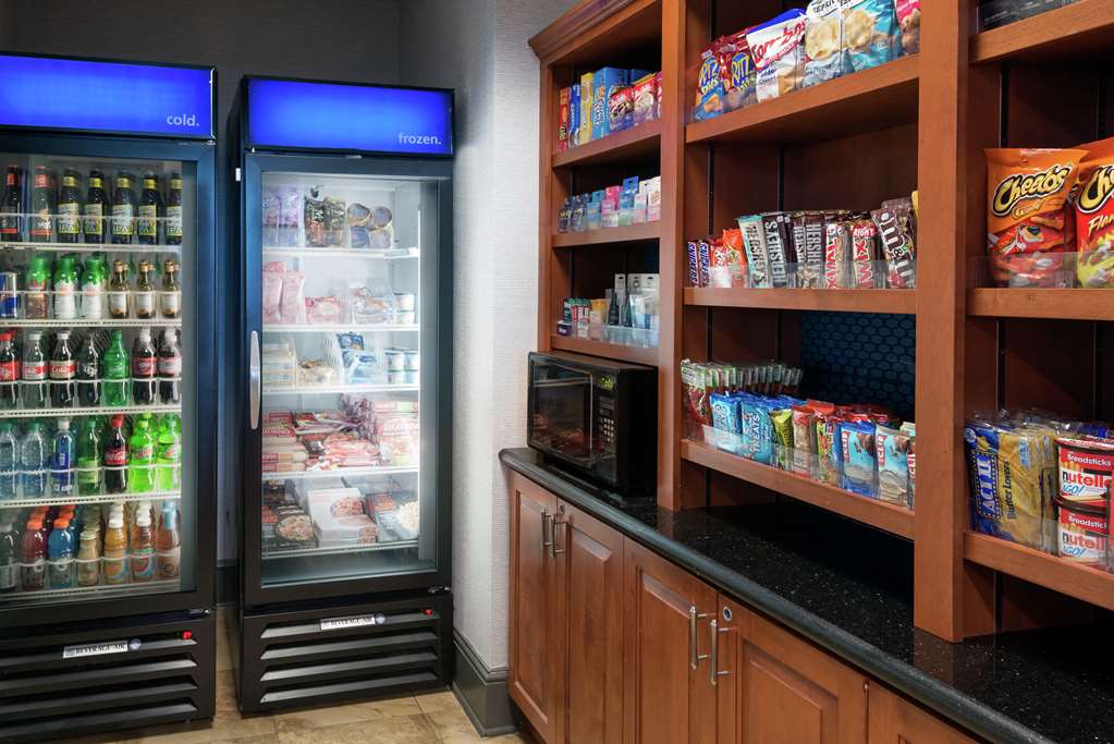 Фото Hampton Inn & Suites Orlando Airport @ Gateway Village