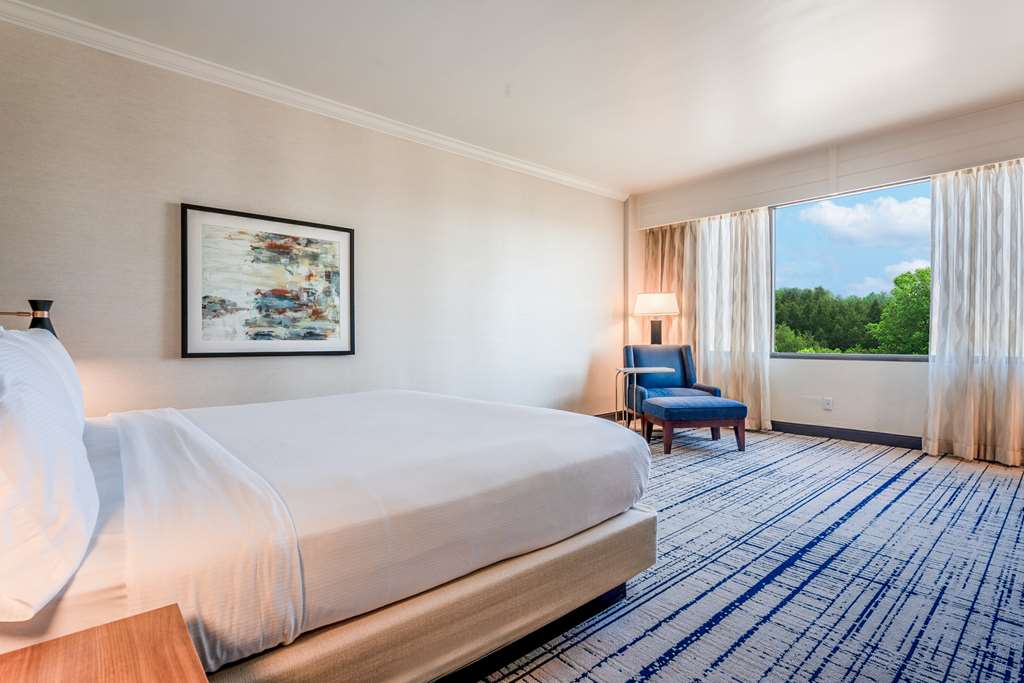 Фото DoubleTree by Hilton South Charlotte Tyvola