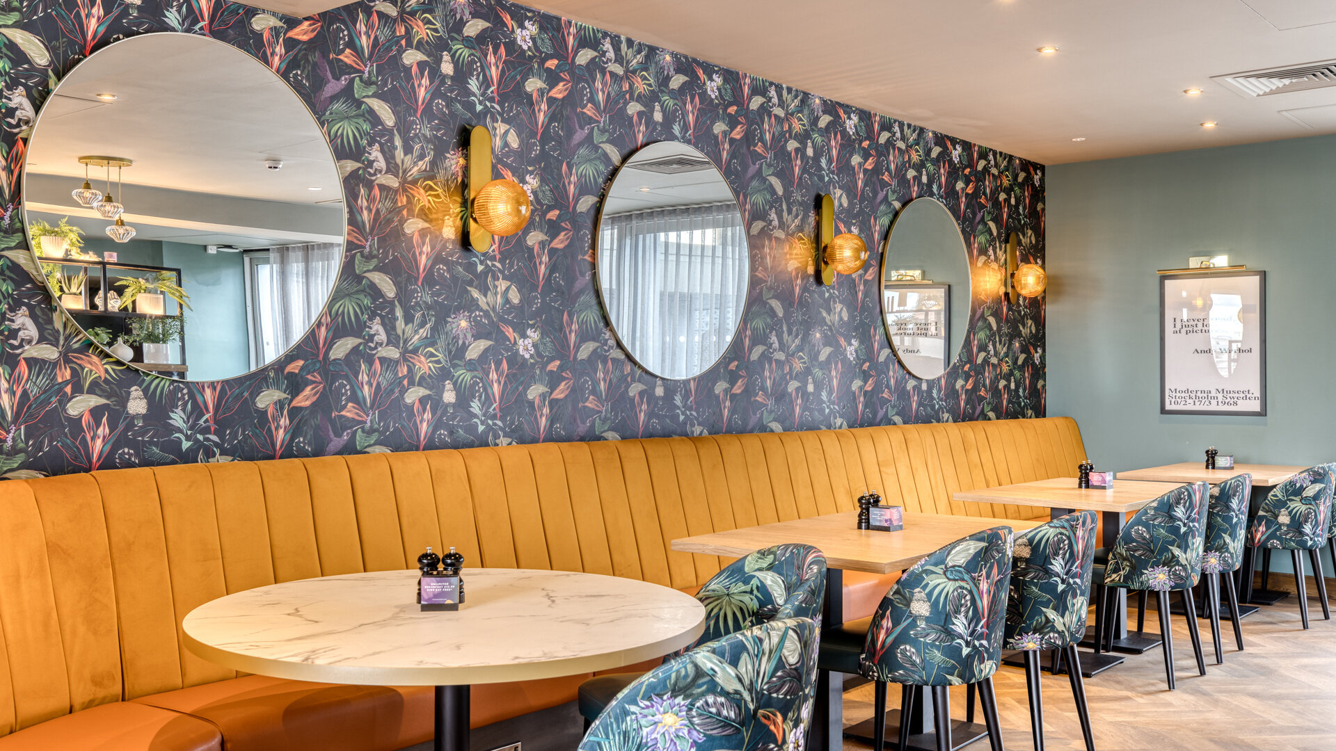 Фото Premier Inn London Stratford