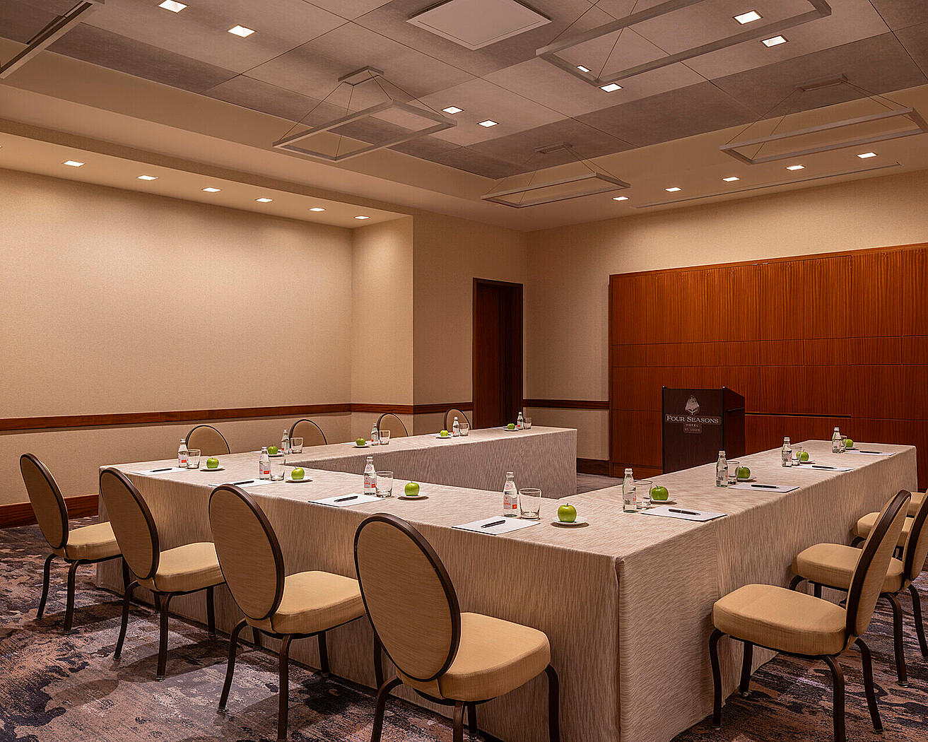 Фото Four Seasons Hotel St Louis