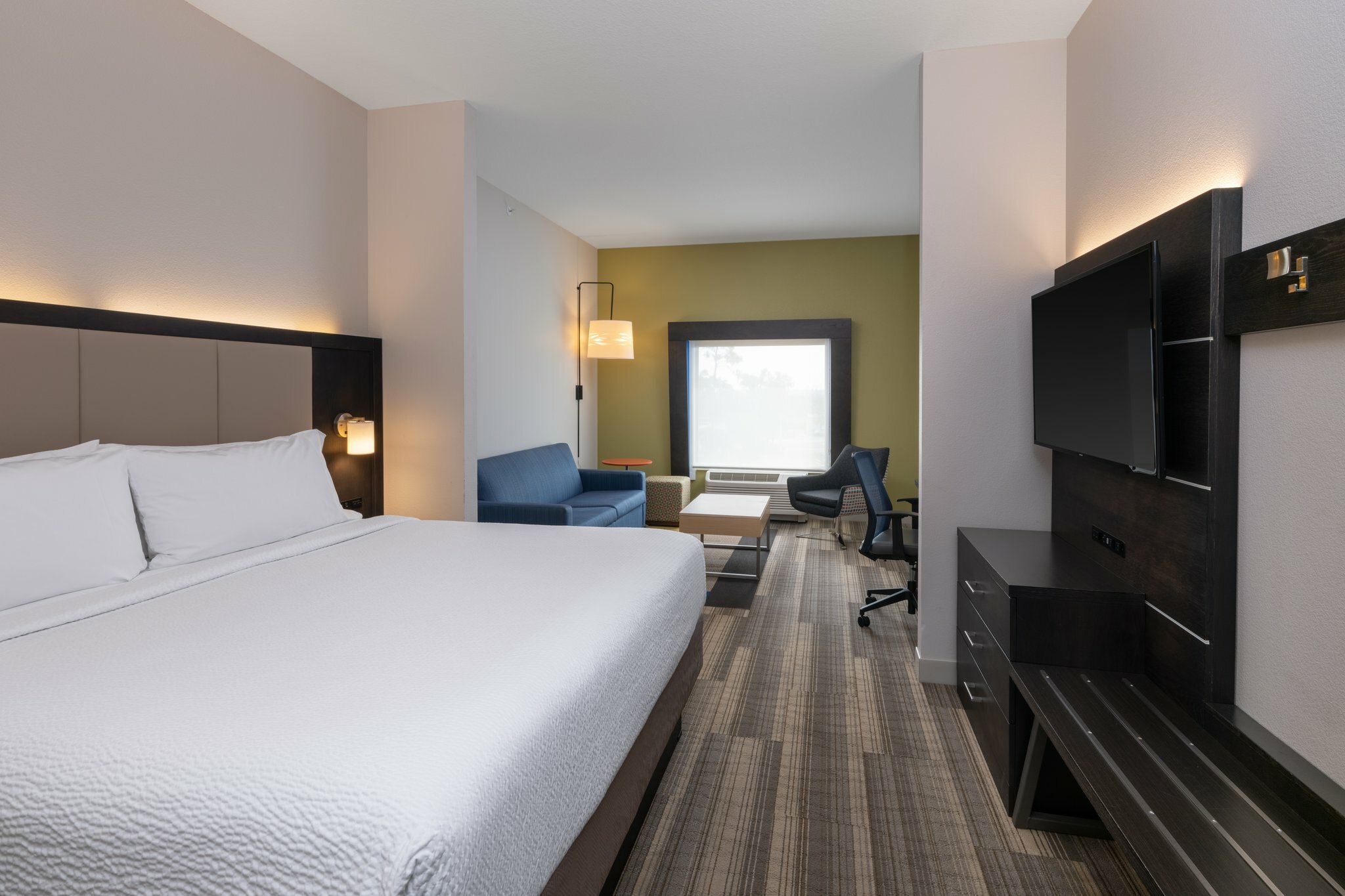 Фото Holiday Inn Express & Suites Lakeland South, an Ihg Hotel