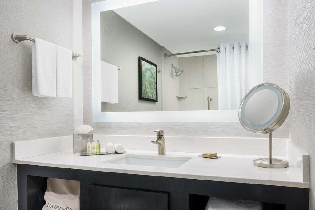 Фото DoubleTree by Hilton Orlando Airport