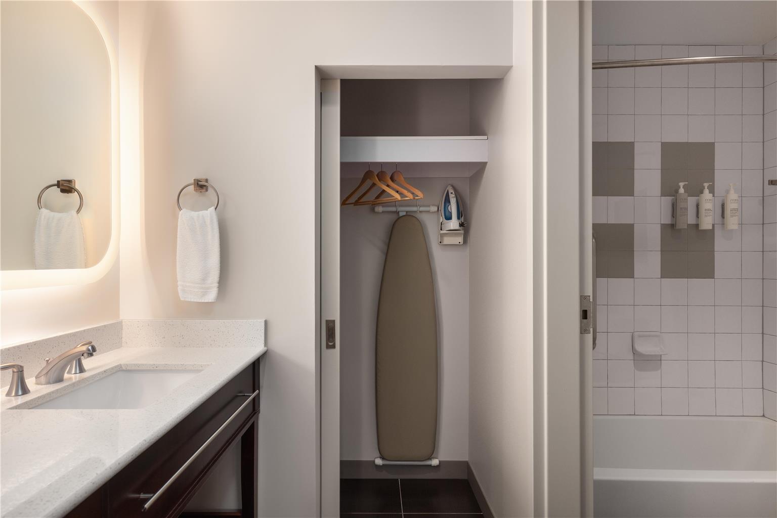 Фото Homewood Suites by Hilton TechRidge Parmer @ I-35