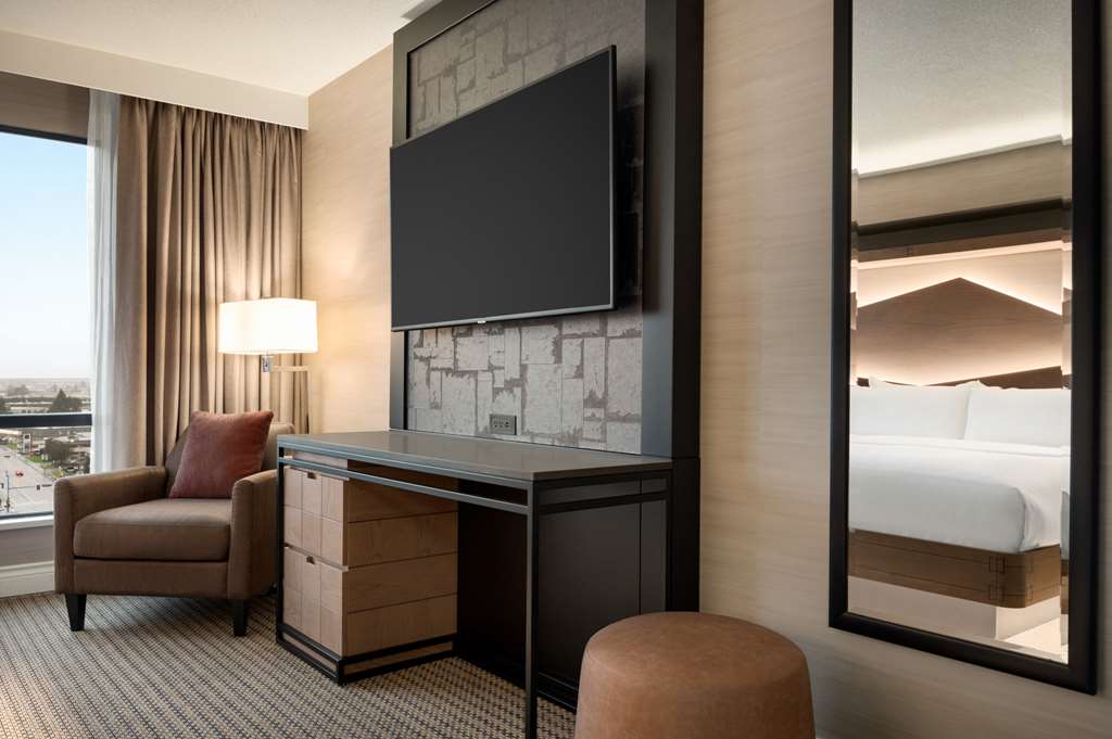 Фото Hilton Vancouver Airport