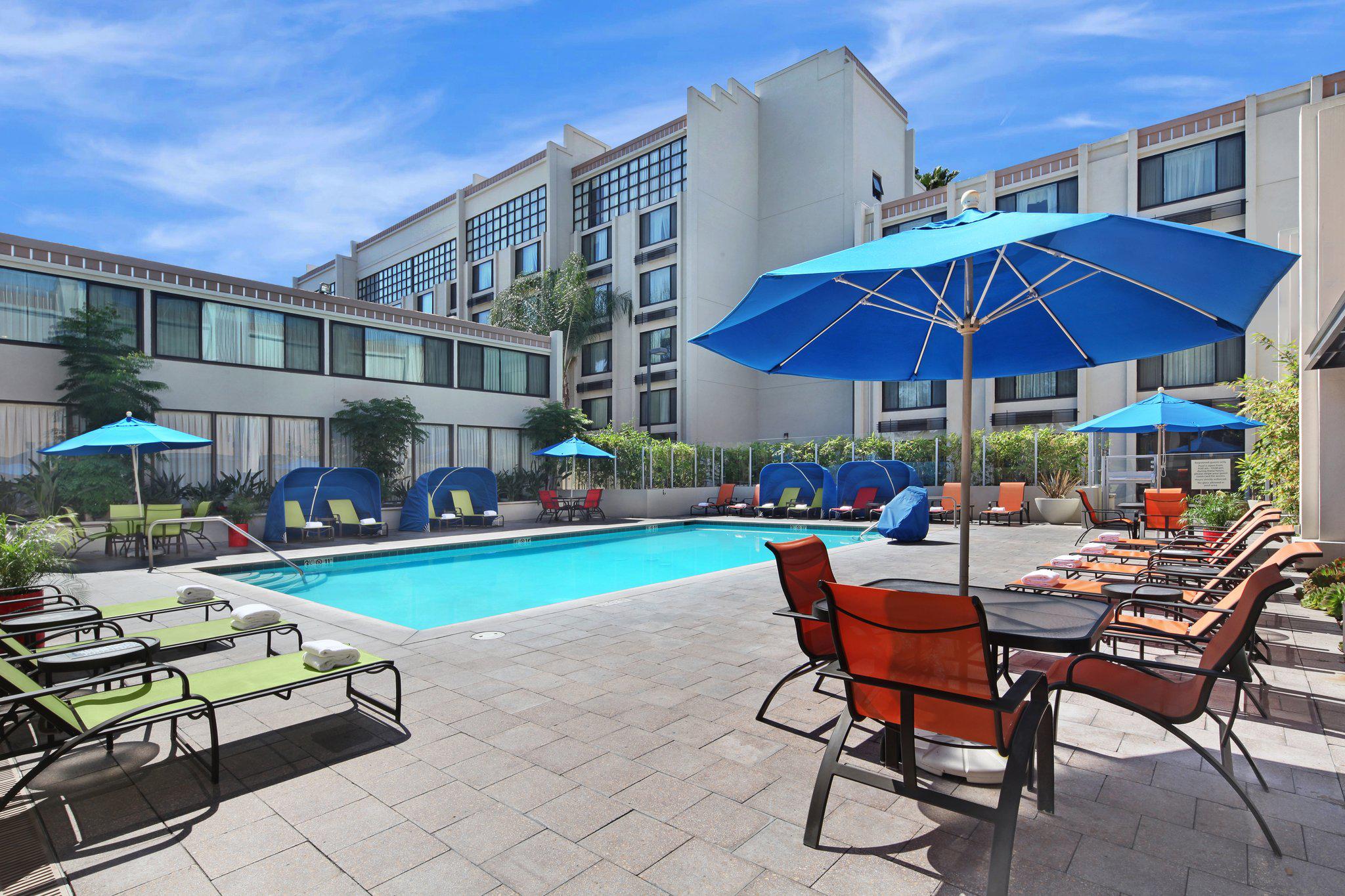 Фото Holiday Inn Hotel & Suites Anaheim, an Ihg Hotel