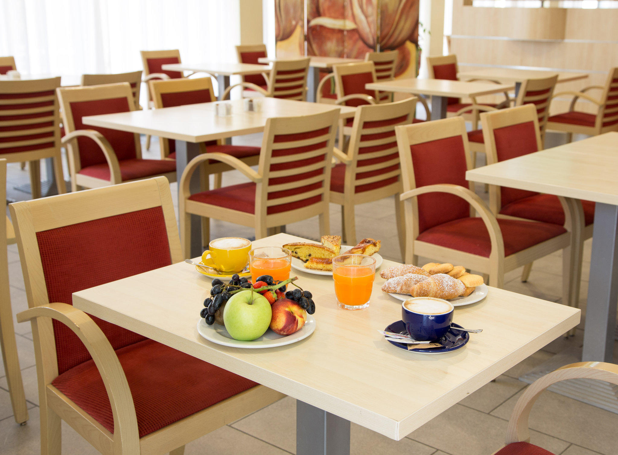 Фото Holiday Inn Express Parma
