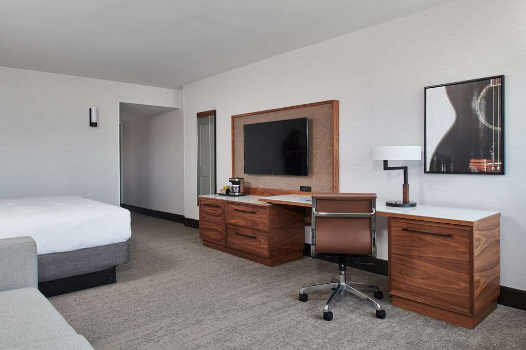 Фото DoubleTree by Hilton Fullerton