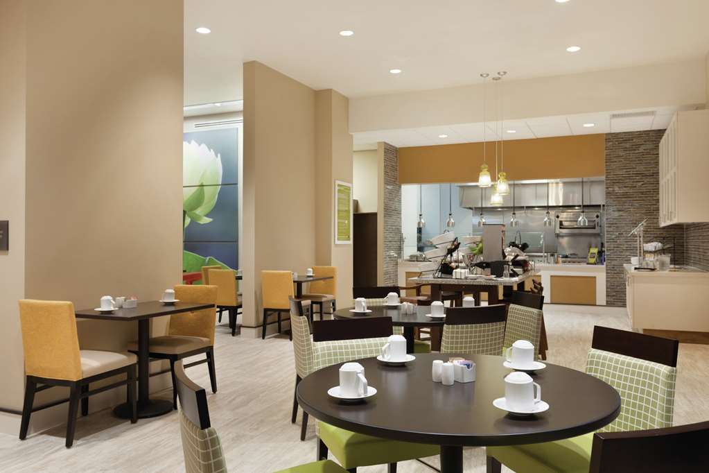 Фото Hilton Garden Inn Rochester Downtown