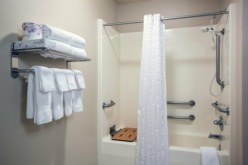 Гостиница Candlewoods Suites Lacey, an Ihg Hotel в Олимпии