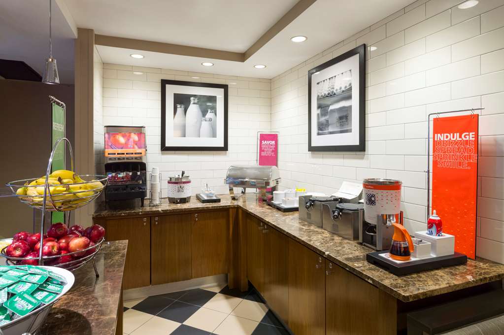 Фото Hampton Inn Manhattan-Chelsea
