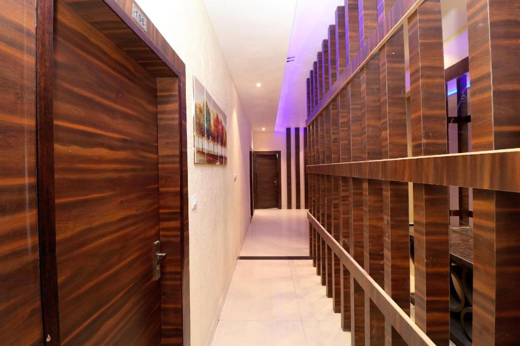 Фото Azaad Lifestyle Hotel by Oyo Rooms