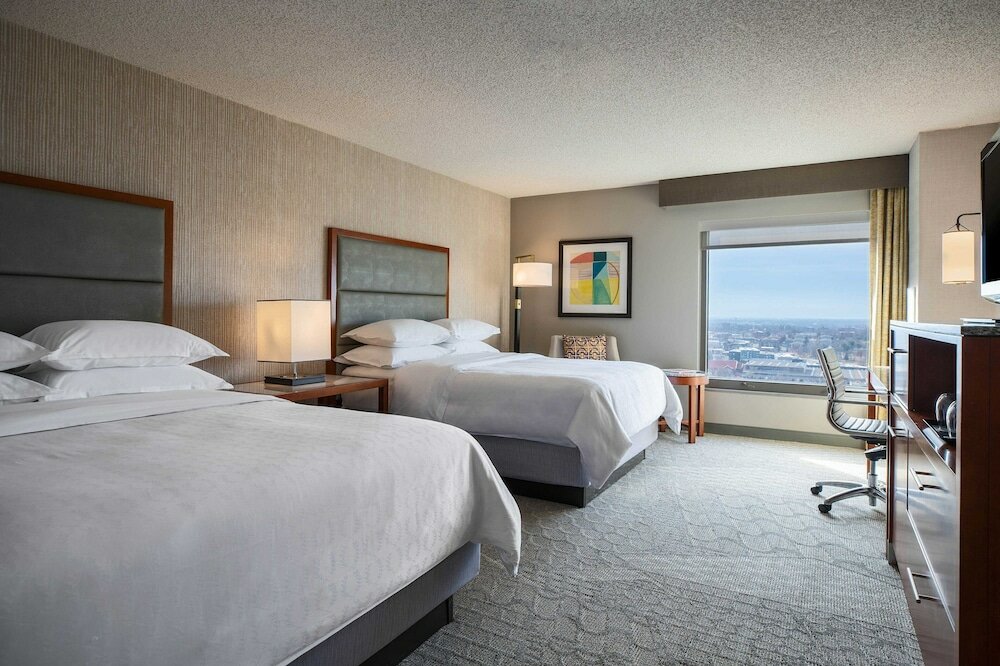 Фото Sheraton Kansas City Hotel at Crown Center