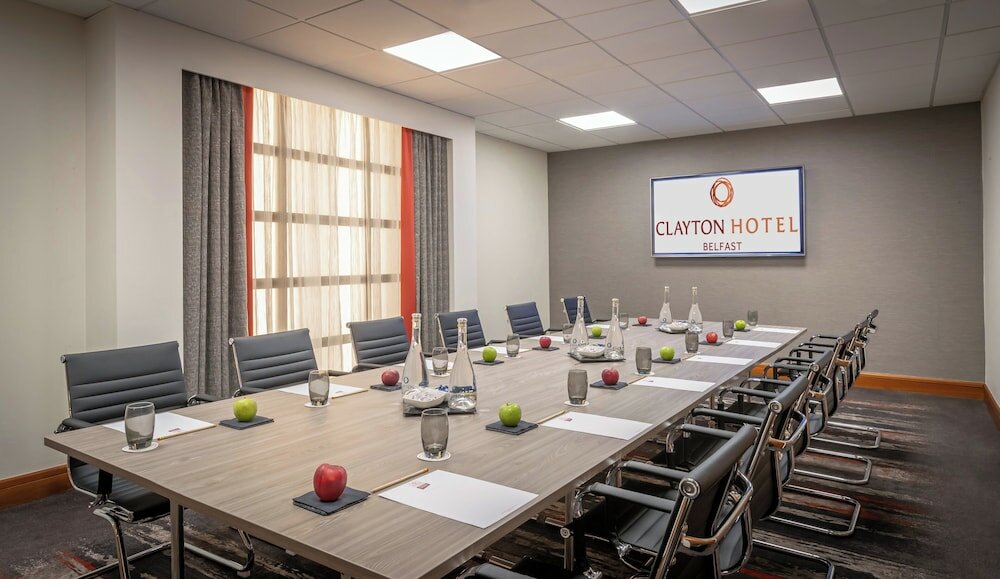 Фото Clayton Hotel Belfast